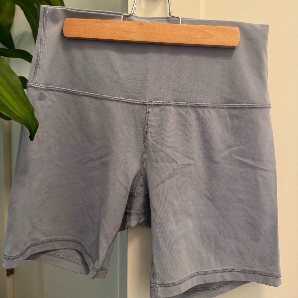 Align HR Short 6" in Blue Tinge, Size 8